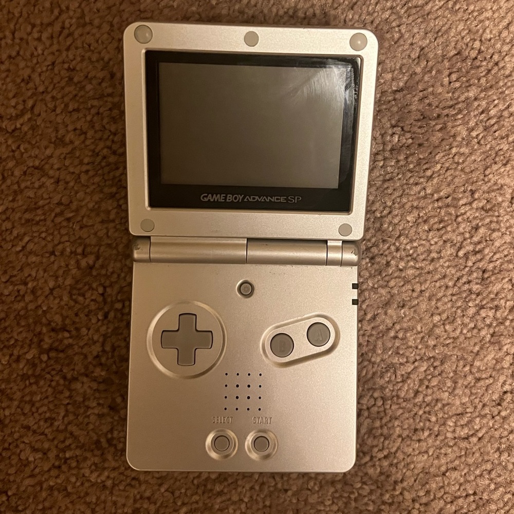 Nintendo Game Boy Advance SP